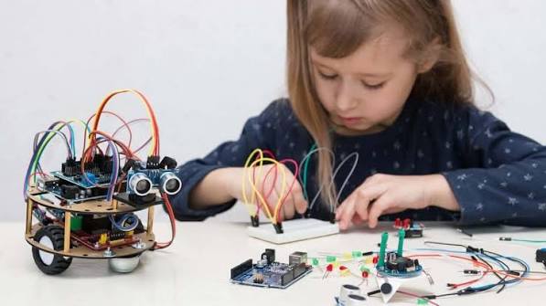 Arduino: Kod və Elektronikanın Mükəmməl Birləşməsi